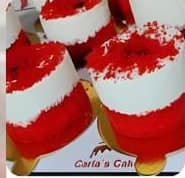 Monoporții Red Velvet, cu un strat de cremă albă la mijloc